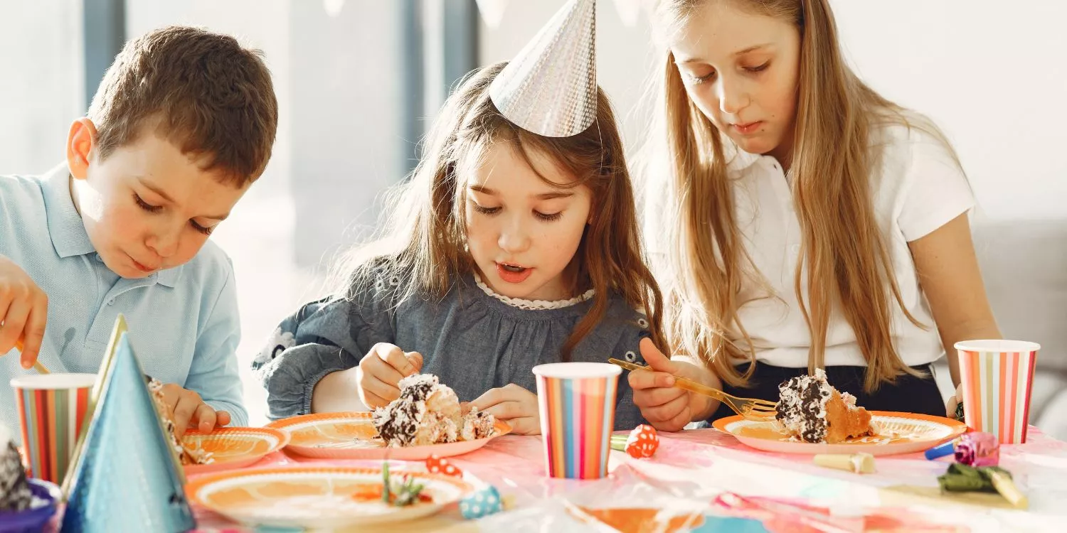 Почему мы едим торт в день рождения?  > Интересные факты